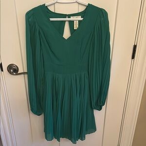 Jessica Simpson Green Pleated V-Neck  Dress with Bishop Sleeves